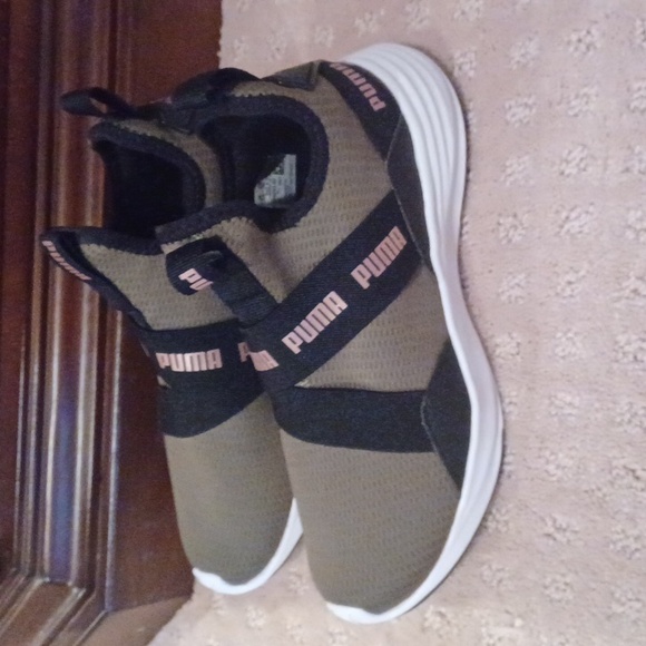 Puma Radiate Slip On Training Sneakers - Picture 4 of 6